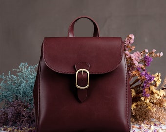 Vintage Vegan Leather Flap 3 Way Convertible Backpack For Women (Burgundy Red) Simple Lady handbag Classic Retro Casual Daypack Purse