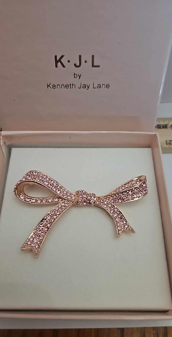 Kenneth J Lane pink crystal bow 0123 - image 1