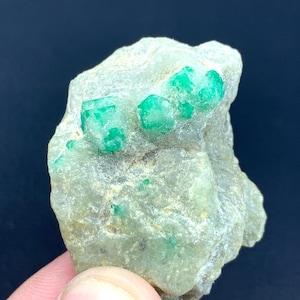 Natural Raw Emerald Crystal on Matrix (Mineral Specimen) 151 Carat from Pakistan