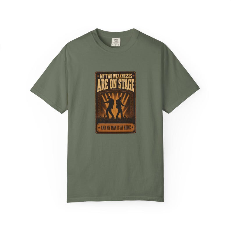 Comfort Colors My Two Weaknesses Are on Stage RnB Concert Shirt, Funny Night Out Tee for Black Women, Concert Lover Gift image 3
