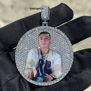 Custom VVS1 Moissanite Diamond Memory Pendant, Round Picture with Diamond Pendant in 925 Silver Jewelry, hip Hop Pendant, Free Engraving