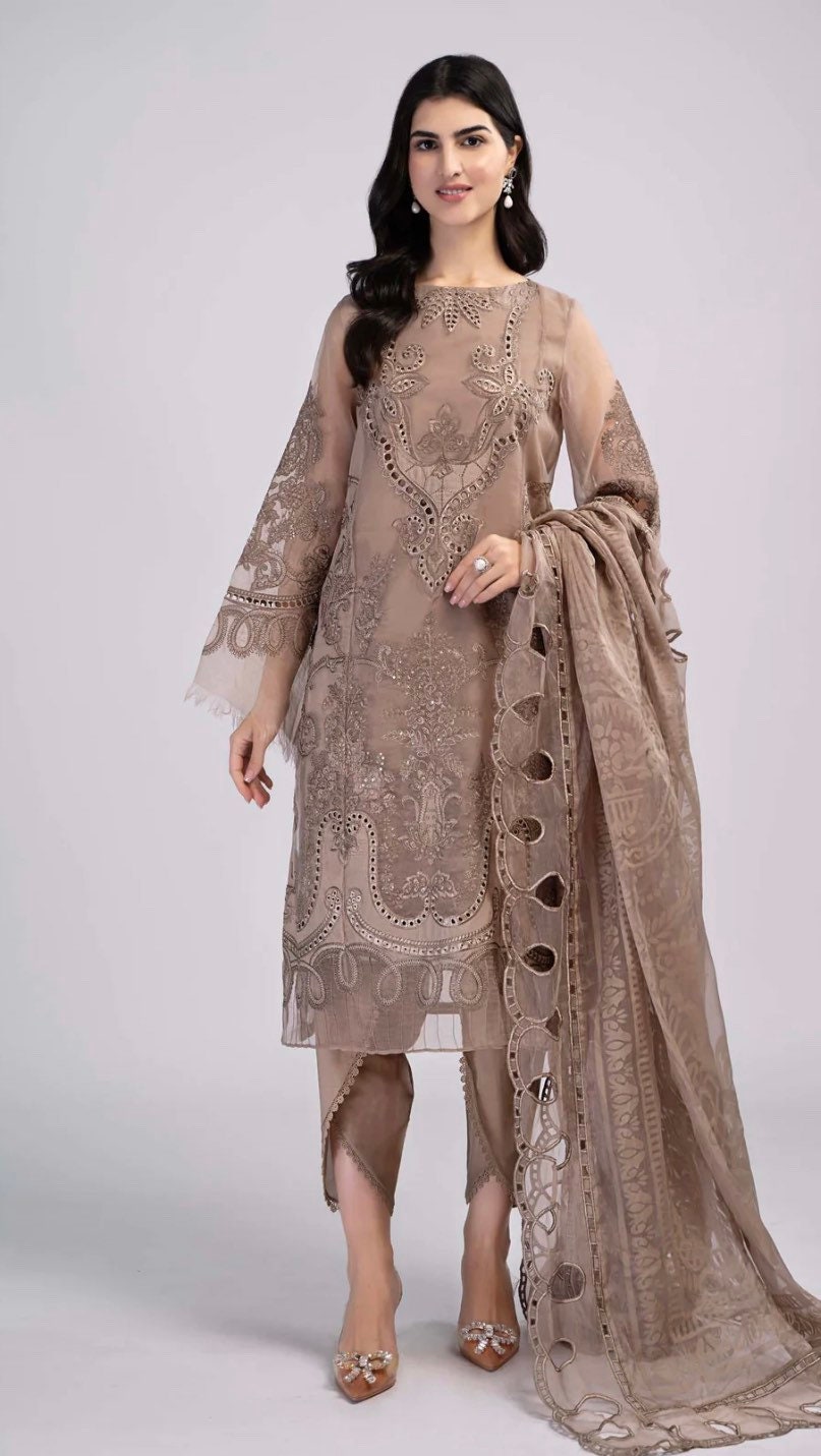 Green Net Pakistani Style Suit 154682 | Party wear frocks designs, Party wear  dresses, Pakistani dress design