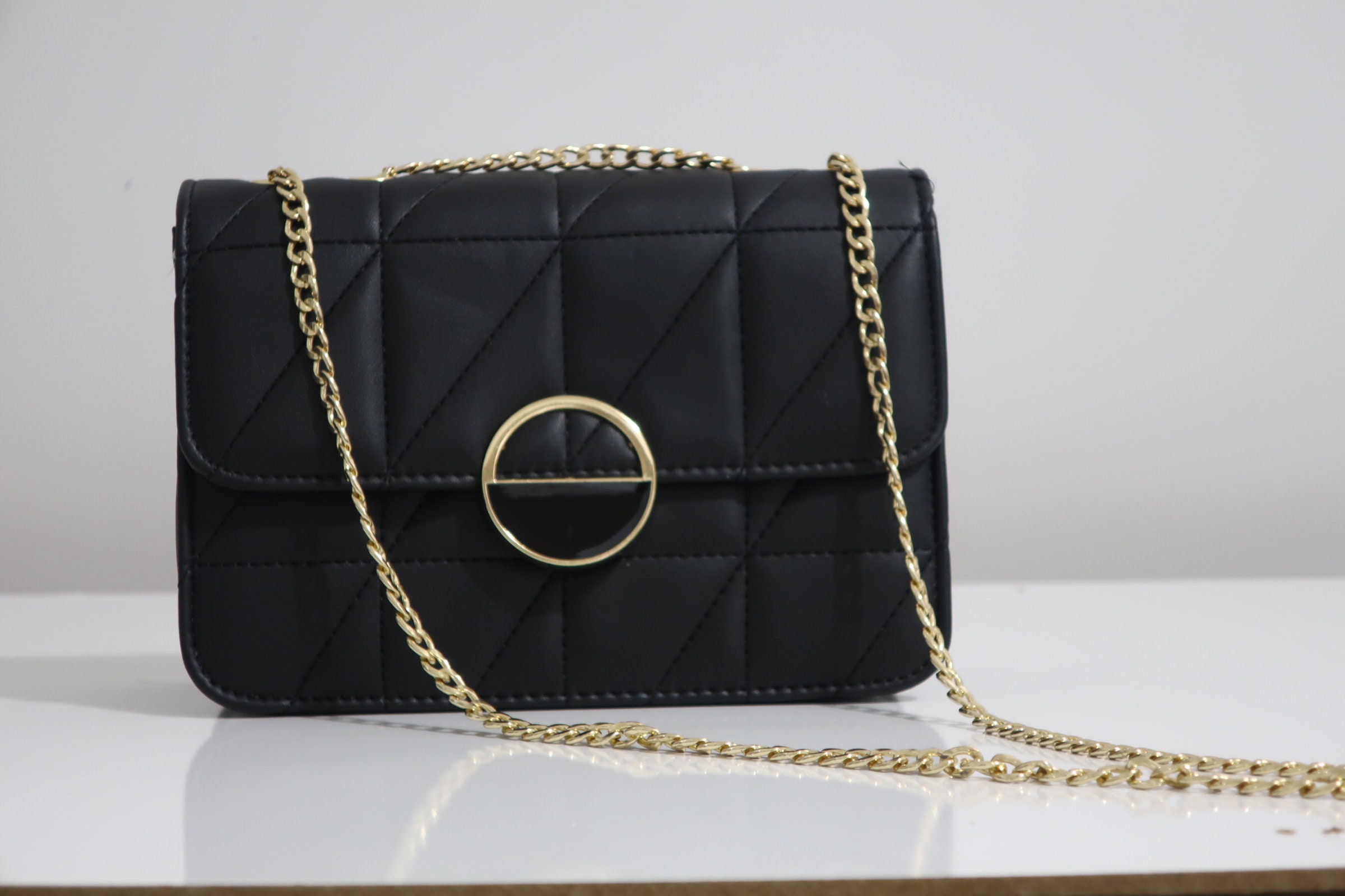 Marmont Genuine Leather Handbag With Gold Chain Fashionable Mini Purse For  Women, Shoulder Black Leather Bag Crossbody And Wallet In 16.5cm, 22cm,  26cm GB85 From Wlls10, $35.65 | DHgate.Com