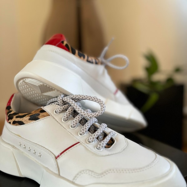 stylish tennis shoes