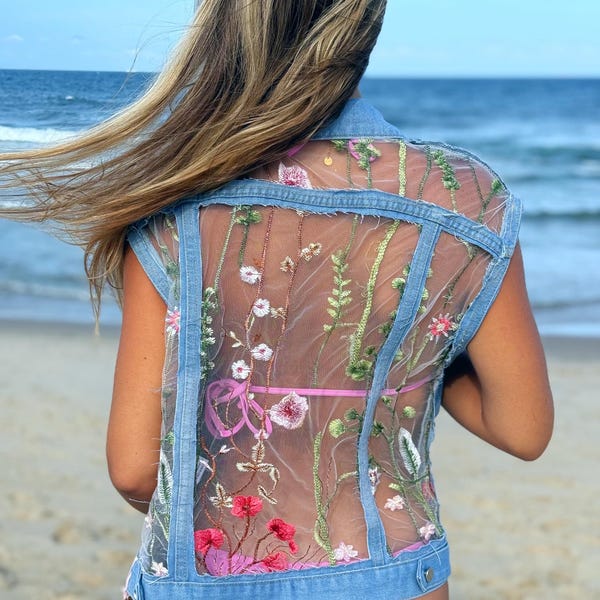 Débardeur bohème en denim transparent brodé