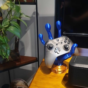 Gaming Controller Stand 4 Finger Alien Hand 3D Gedruckt