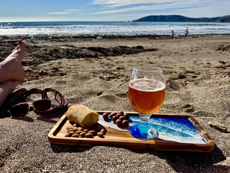 Ocean Wave Serving Tray, Wooden Coastal Home Decor, Beach Serving Tray, Great Housewarming or New Home Gift, Gift for Beach Lover immagine 3