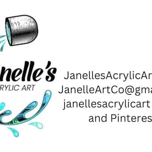Pu&ograve; includere: Logo di Janelle's Acrylic Art, con un design stilizzato di pittura versata con un secchio di vernice che si riversa nel design. Il testo "Janelle's Acrylic Art" &egrave; sotto il design. L'indirizzo del sito Web JanellesAcrylicArt.com, l'indirizzo e-mail JanelleArtCo@gmail.com e le maniglie dei social media sono elencate sotto il logo.