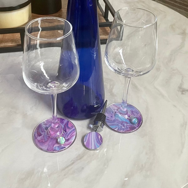 Hand Painted Wine Glass Gift Set: 2 Wine Glasses, 1 Bottle Stopper, and 2 Wine Glass Charms, Abstract Acrylic Fluid Art Glasses