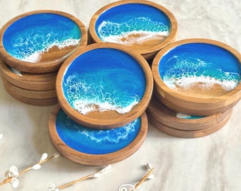 Resin Ocean Wave Coaster Set of 4, Round Wood Beach Coasters, Handmade Coastal Decor, Housewarming Gift, New Home Gift, Hostess Gift