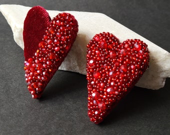 Handmade Heart Beaded Brooch Pin, dark red heart jewelry gift for woman, light velvet beaded heart brooch gift, red heart coat scarf hat pin