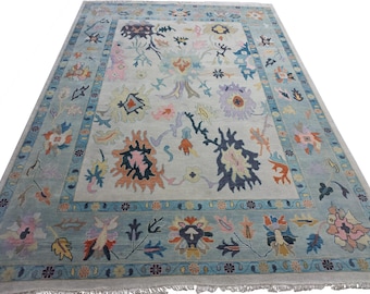 Hand-Knotted Wool Oushak Rug: Traditional Floral Living Room Rug