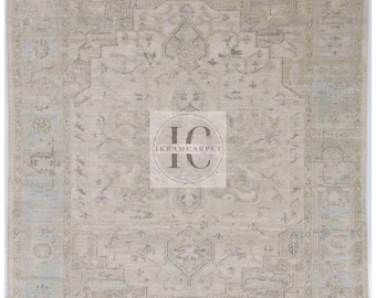 Hand-Knotted Oushak Wool Rug: Traditional Vintage Style