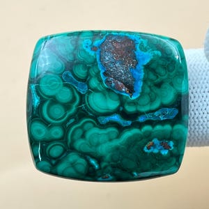 Erstaunlicher Malachit A + Grade || Natürliche erstklassige Qualität 100% glatte Cabochon 81 Karat Größe 31X29X6 MM Rechteckform Cab für die Herstellung von Schmuck