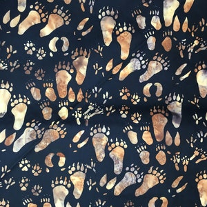 Hoffman Fabrics Wildlife Tracks-H2280-213-onyx