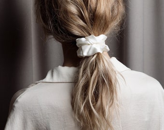 Silk Scrunchie “Audrey”