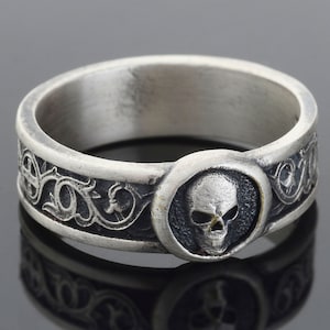 Skull Band Ring, Silver Handmade Mens Ring, Unique Ring for Man, Silver Skull Signet Ring, Memorial Gift for Him