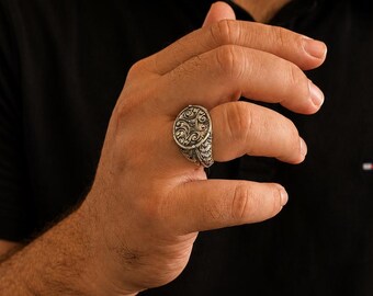 Round Signet Ring for Men, Sterling Silver Floral Ring, Handcrafted Gentleman Ring, Vintage Inspired Jewelry