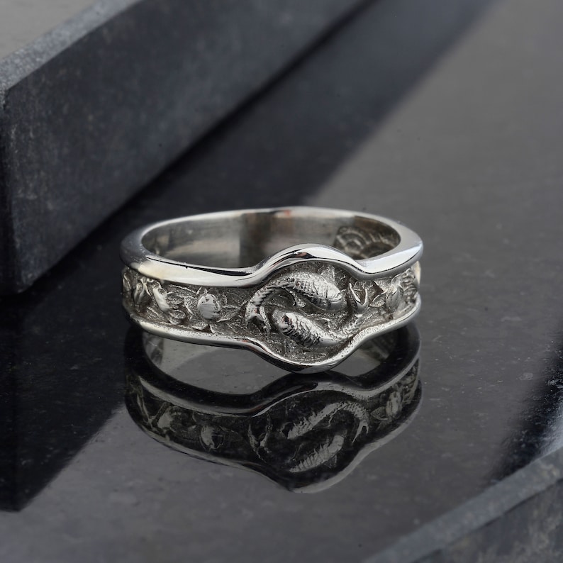 Handmade Silver Koi Fish Ring: Japanese Wave Band bild 3