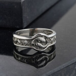 Handmade Silver Koi Fish Ring: Japanese Wave Band bild 2