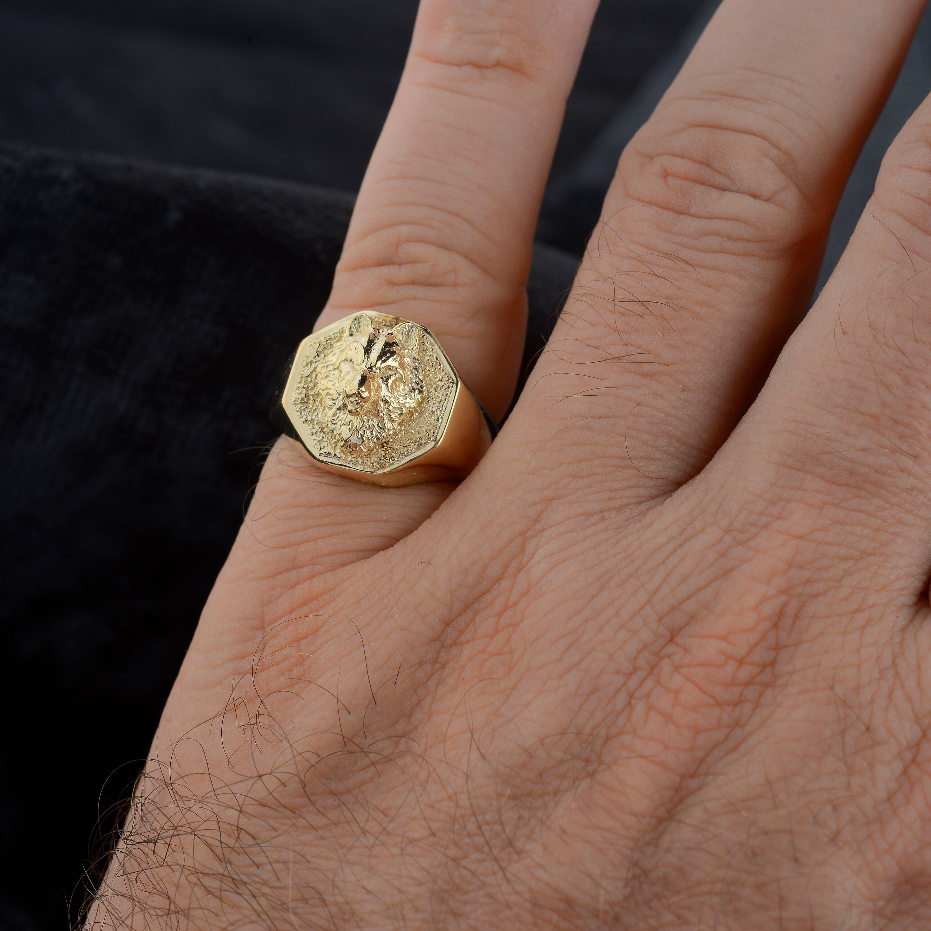 10k Gold Wolf Signet Ring for Men: Statement Jewelry - Etsy