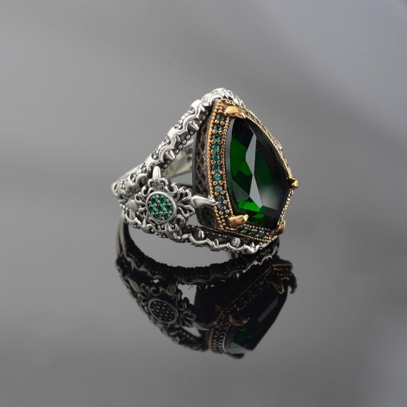 Anello fatto a mano in argento 925k con pietra verde smeraldo