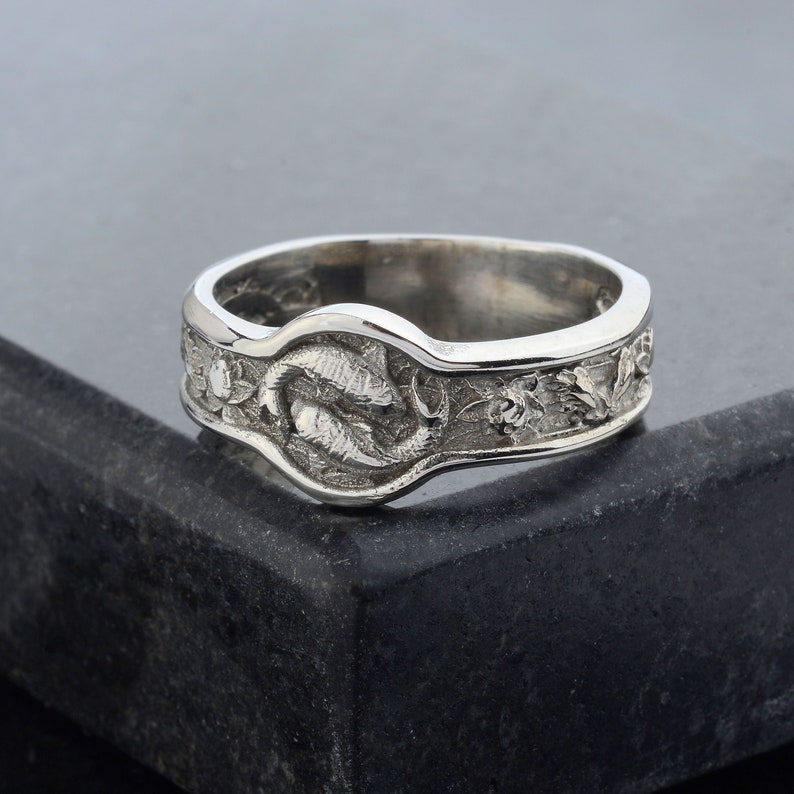 Handmade Silver Koi Fish Ring: Japanese Wave Band bild 1