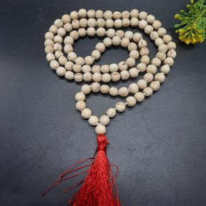 Premium kwaliteit ronde tulsi mala | Natuurlijke tulsihoutkralen | Spirituele meditatie- en gebedsketting |  Kralen van 7-8 mm