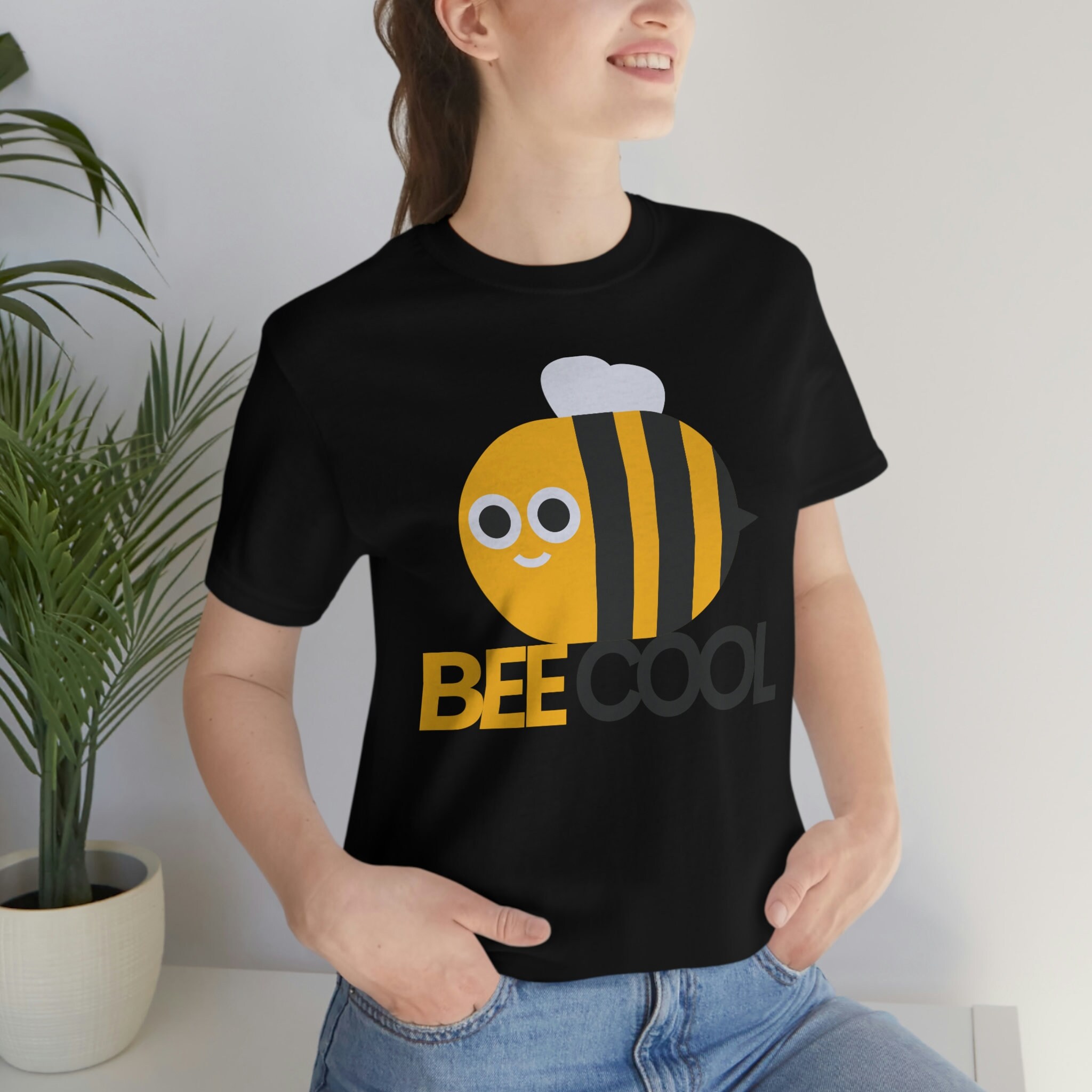 【AMBLER】 Hysteria bear embroidered short-sleeved T-shirt Bee Cool, Bees, Unisex Jersey Short Sleeve Tee - Etsy