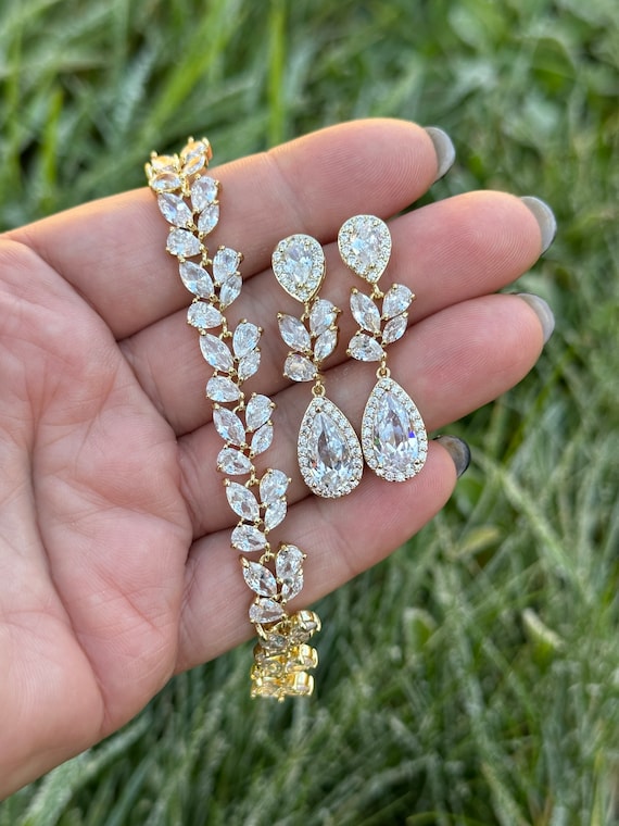 Gold earrings and bracelet set gold bridal jewellery set for bride bridesmaid crystal bridal jewelry dangle earrings statement jewellery