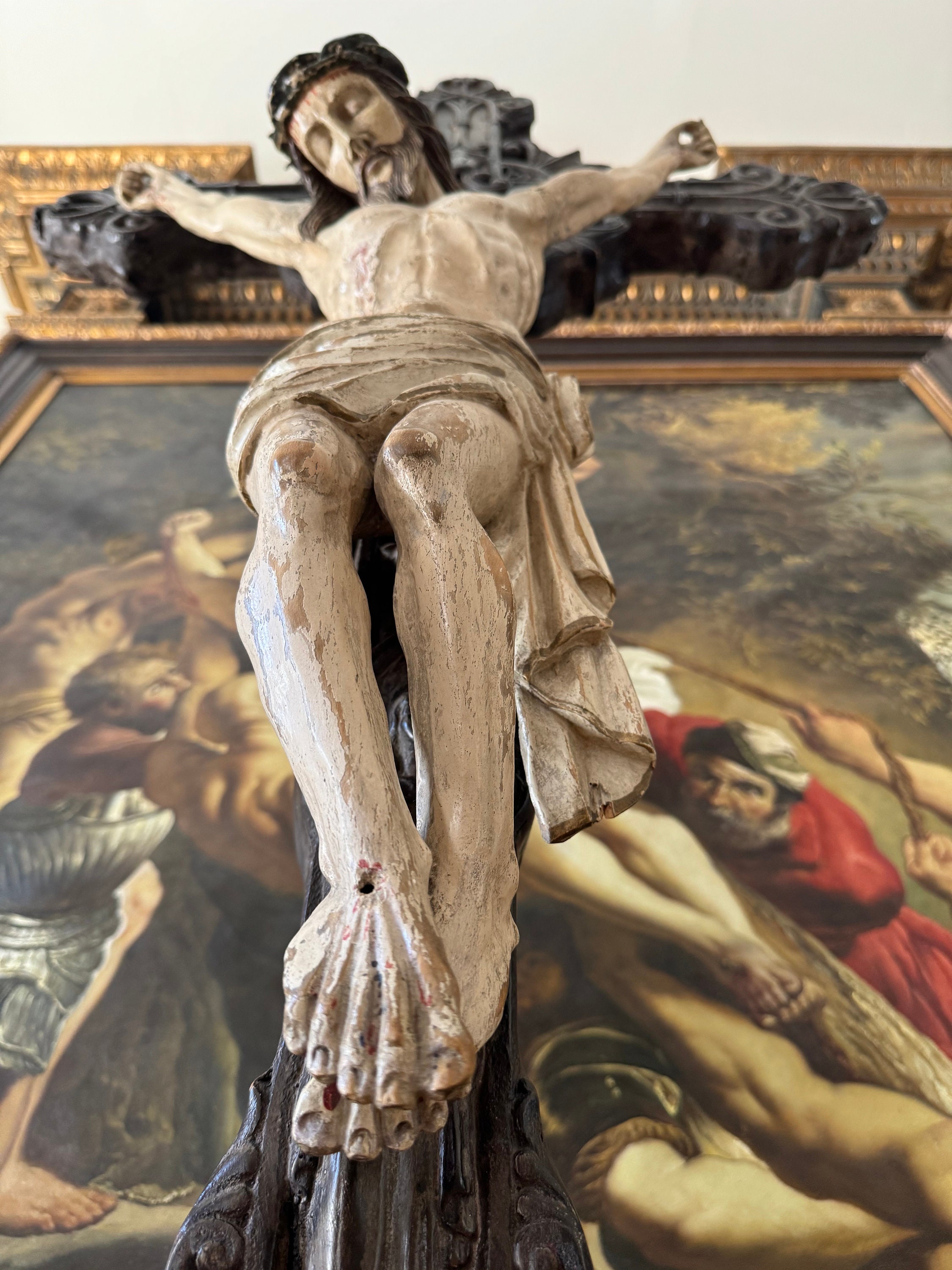 INRI 木製十字架 磔刑のイエス・キリスト像 十字架の道行 17 世紀の宗教的なアンティーク木彫りのイエス キリストの磔刑像