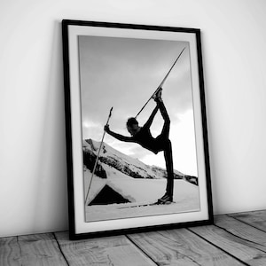 Woman Skiing Print, Vintage Apres Ski Poster, Black and White, Vintage Photography, Retro Winter Wall Art, Ski Lodge Decor, Digital Download