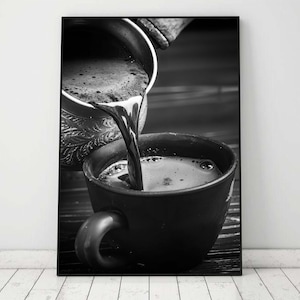 Lyxig kaffeposter, svartvit modeköksväggkonst, minimalistisk morgonestetiskt tryck, caféinredningsstil, digital nedladdning