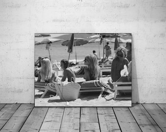 High Society Girls Print, Black and White Beach Wall Art, Vintage Photography Prints, Summer Poster, Hypebeast Room Decor, Digital Download