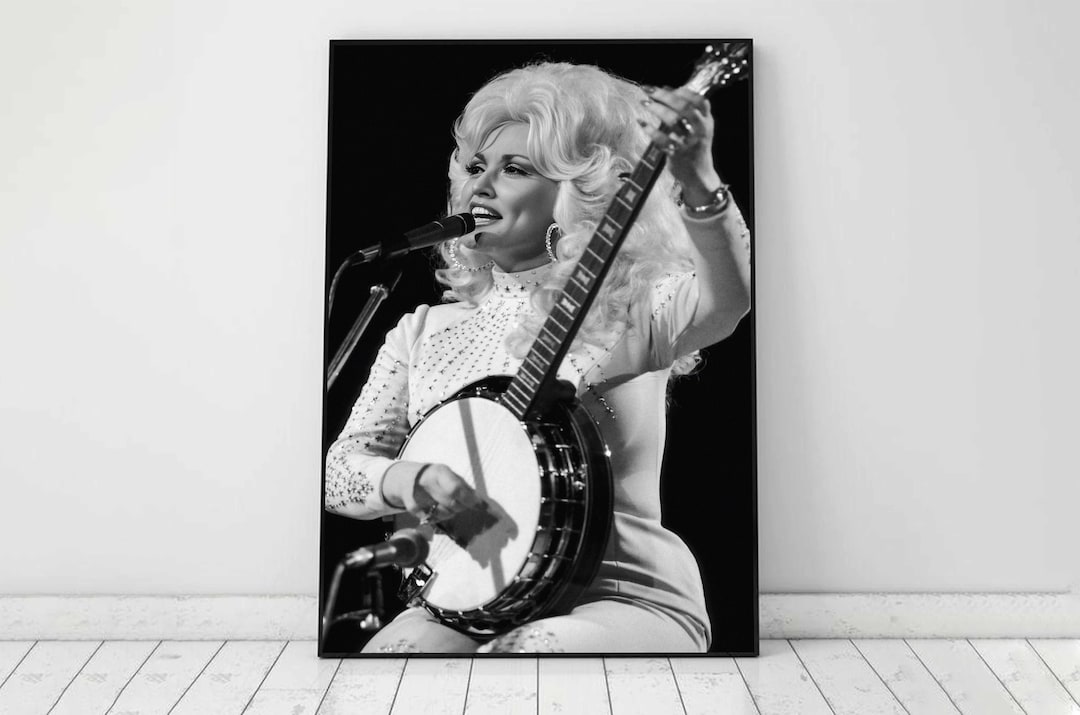 Dolly Parton Playing Banjo Poster, Black and White, Dolly Parton Print