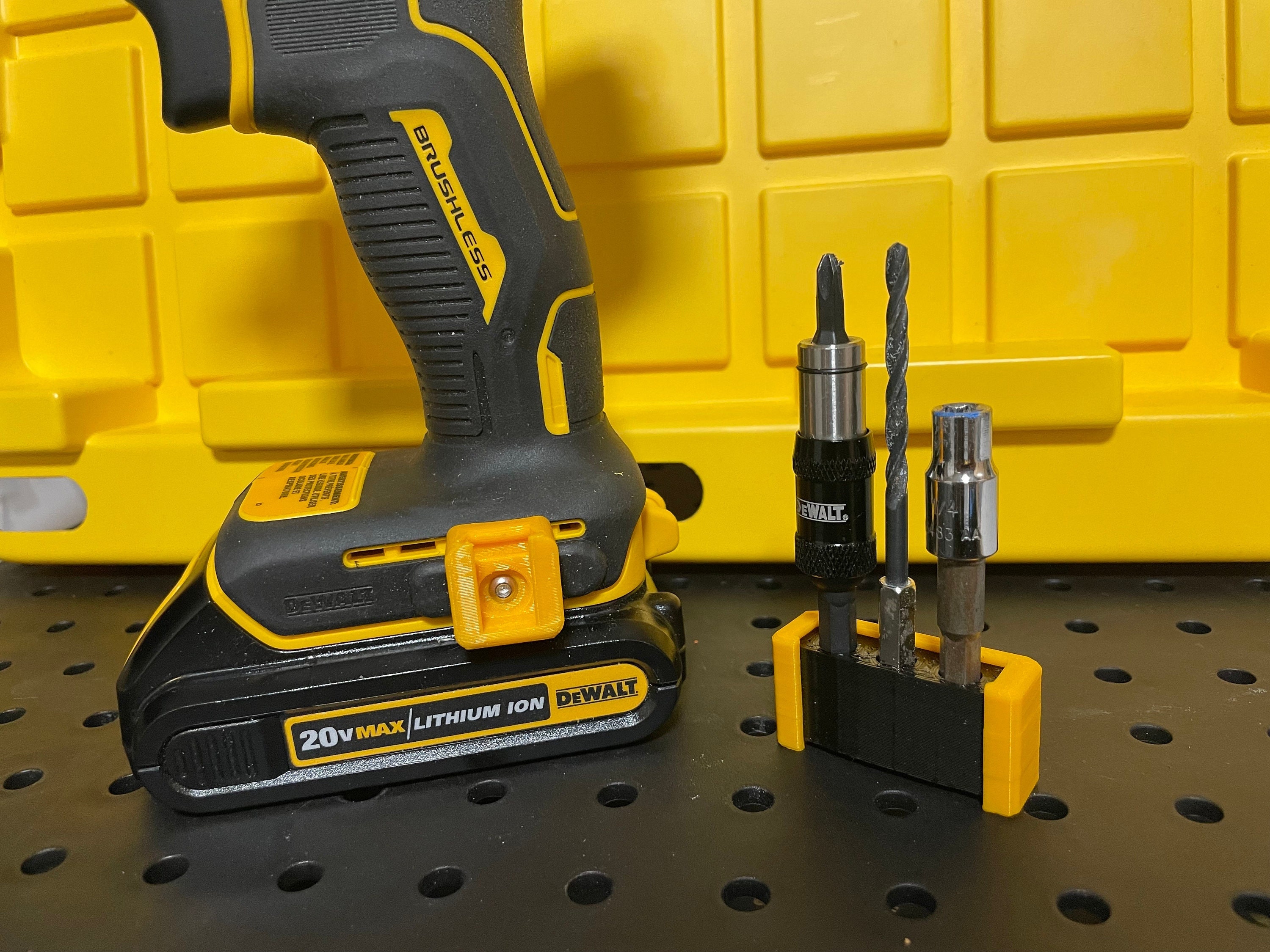 Drill bit holder dewalt hotsell