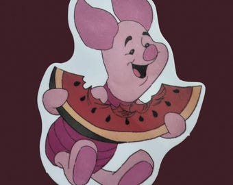 Adesivo de vinil impermeável com um leitão comendo melancia, em promoção! Mais adesivos grátis em todas as compras!