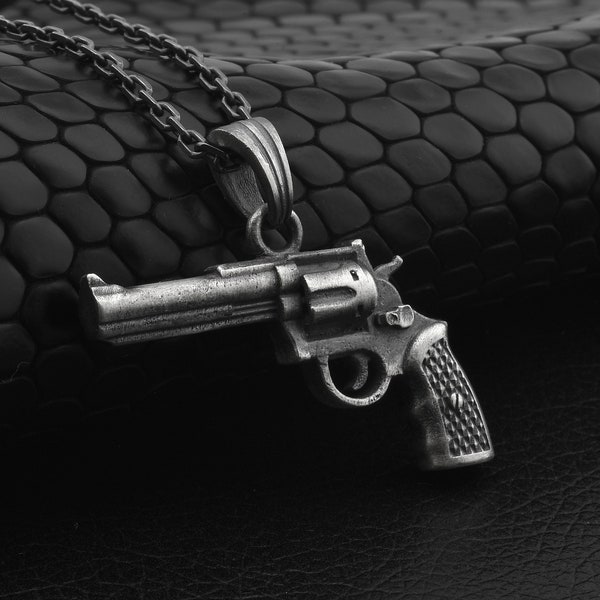 Charmant collier de pistolet de revolver pour hommes en argent sterling 925, pendentif revolver d’arme de poing 3D avec cadeau de chaîne pour mari, bijoux de pistolet de cow-boy