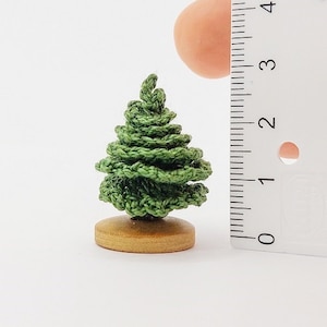 Weihnachtsbaum Häkelanleitung. Puppenhaus Miniatur Weihnachtsbaum.