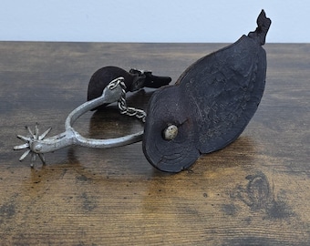 Correa de cuero estilo vaquero vintage estilo western con espuelas y cadena, con una sola fila desgastada