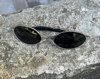 Oakley Wire vintage sunglasses polarized cycling gorpcore outdoor stylish