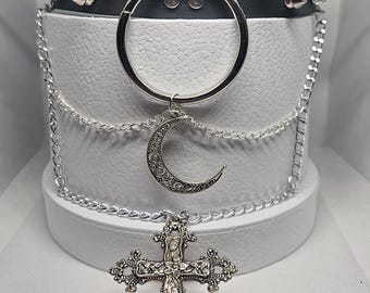 Cross chain choker necklace