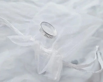 Personalised ring outside engraving