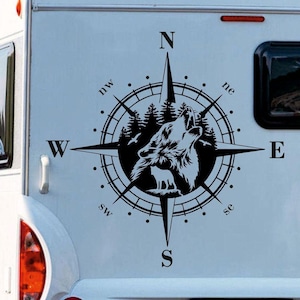 Kompas Wolf in het Bos Volle Maan Sticker Formaat & Kleur Selecteerbaar Camper Caravan Auto Sticker Kompasroos