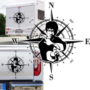 Kompass Bruce Lee Karate Kampsort Kung Fu Aufkleber Größe&Farbe wählbar Hund Hunde Wohnmobil Caravan Autoaufkleber