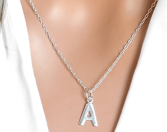 Collier initial en argent sterling 925, collier personnalisé, collier de charme initial, collier délicat de lettres, cadeau de collier personnalisé pour elle.