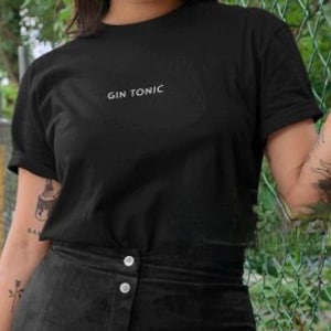 Gin Tonic Vintage T-Shirt // Funny Alcohol Quote Best Friend Gift Tshirt // Imprimé Minimalistic Gin Tonic Shirt