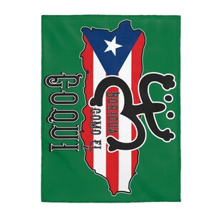 Die Insel Fuerte Bujo von Bukarest mit Boricua como el Coqui Taino-Plüschdecke in Dunkelgrün