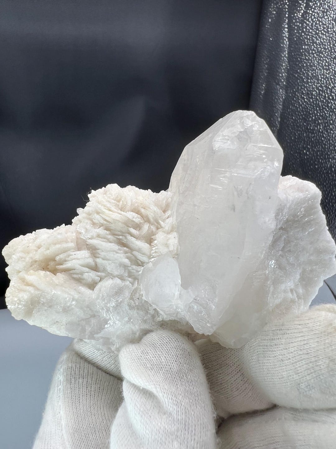 246 Gram Amazing Quartz Albite Crystal (105x49x44 Mm) Sparkling Mineral ...
