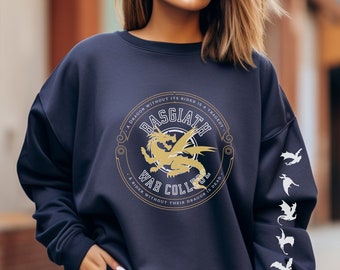 Sudadera de la Cuarta Ala de la Escuela de Guerra Basgiath, dragones en la manga izquierda y escudo del dragón de la BWC de la Cuarta Ala/Llama de Hierro/Tormenta de Ónix de Rebecca Yarros